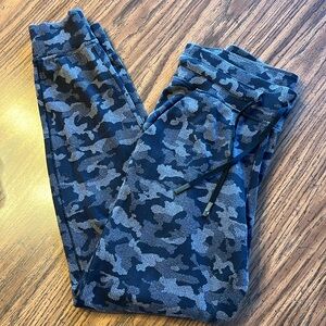 Lululemon joggers size 6